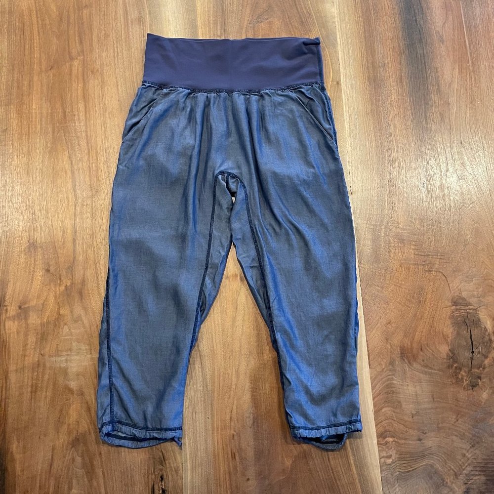 LuluLemon chambray cropped harem pants sz 6